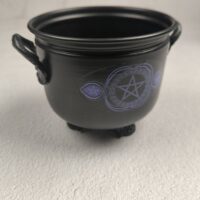 Pada lilla pentagrammiga plekist diameeter 11 cm ja kõrgus 10 cm